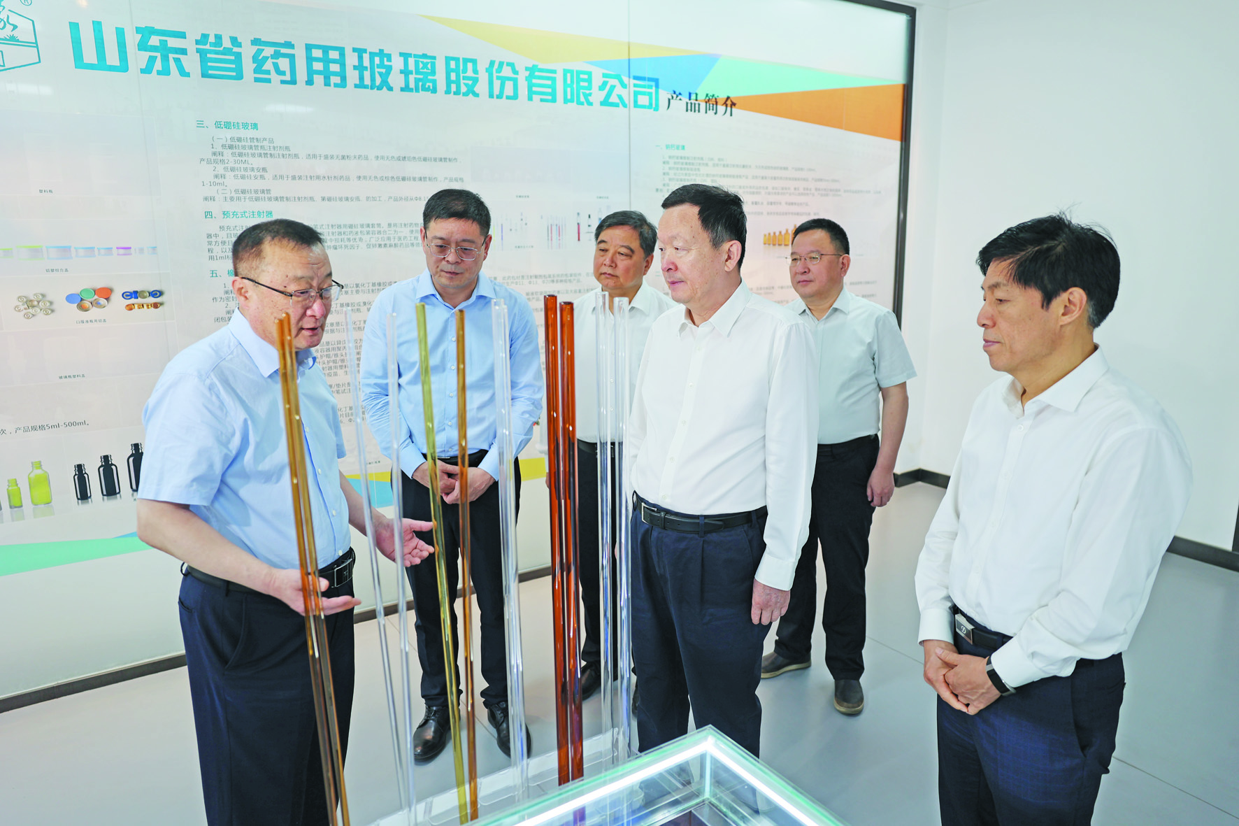 342期省長(zhǎng)一行來訪.jpg 342期省長(zhǎng)一行來訪.jpg